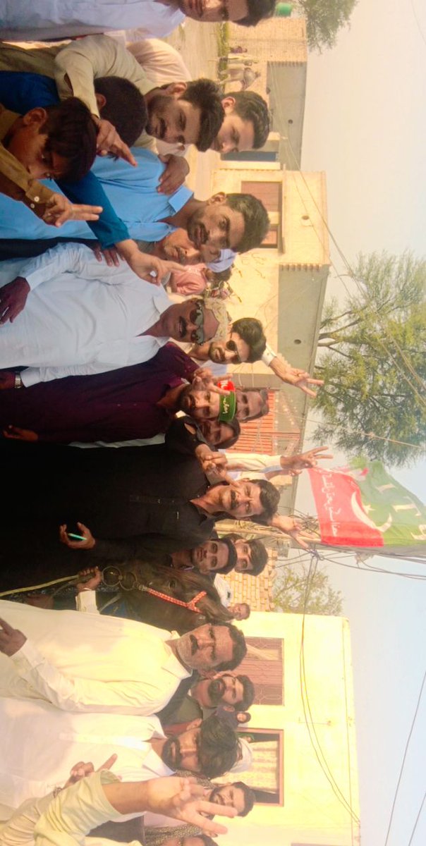PTIOkaara's tweet photo. رہنما پاکستان تحریک انصاف مہر عبدالستار کی نمائندگی کرتے ہوئے 37.4L کے دوستوں نے اپنے گاؤں میں احتجاج ریکارڈ کروایا گاؤں کے بزرگوں اور بچوں نے شرکت کی چیف جسٹس آف پاکستان اور آئین پاکستان کے ساتھ اظہار یکجہتی کرنے کیلئے نکلیں گے ۔
#PP186
#I_StandWithSupremeCourt https://t.co/tFYYE7OJhj