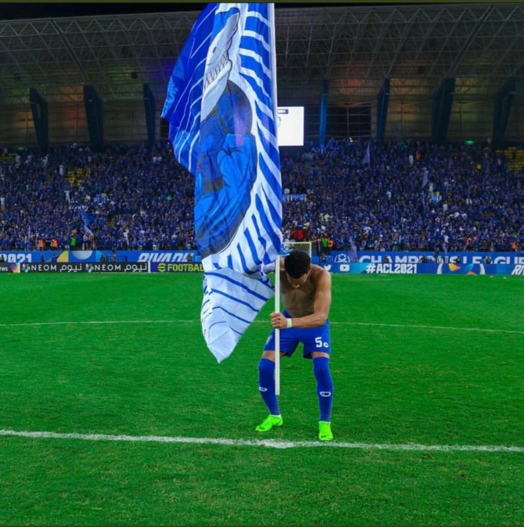 Sam67426475's tweet photo. #كاريلو

حلمهم.... الصعبه الأسيوية الذي أخذها الهلال من ملعبهم واذاقهم  كأس الحرمان والغبنة 😅 https://t.co/83novbraGH
