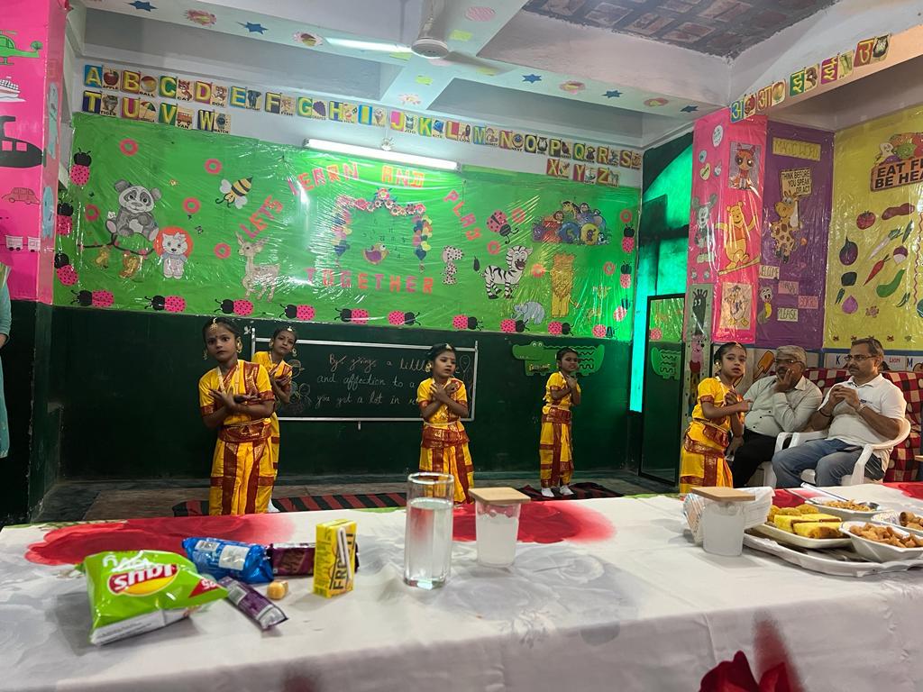 Reinforcing its commitment to greenery &amp; cleanliness, President IRSLA Mrs Neerja Johri inaugurated a Miyawaki forest today at MCD girls school at Narela,Delhi. The forest was developed by D’te of legal affairs,CBIC. IRSLA members distributed snacks amongst children in the school.