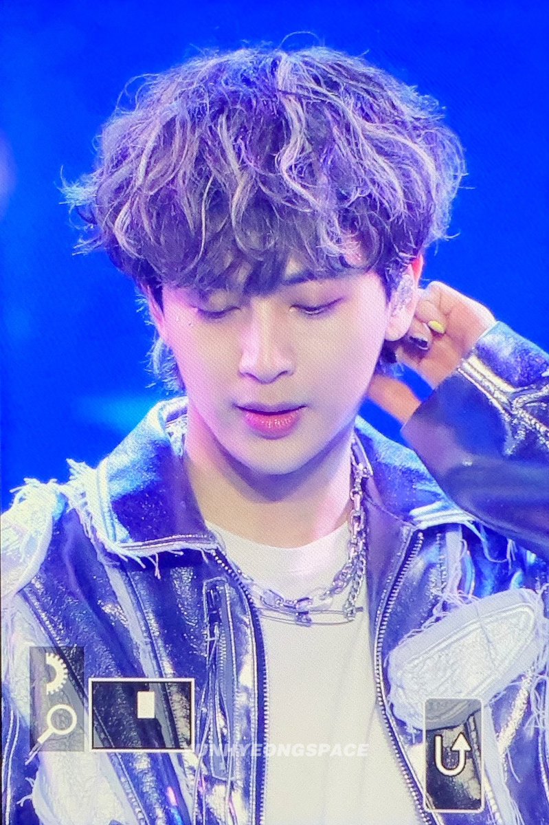 YUNHYEONGSPACE's tweet photo. 230505 용안 대박 😭😭😭 #아이콘 #iKON #송윤형 #윤형 #ユニョン #YUNHYEONG @sssong6823 https://t.co/GVWzk3Zjyu