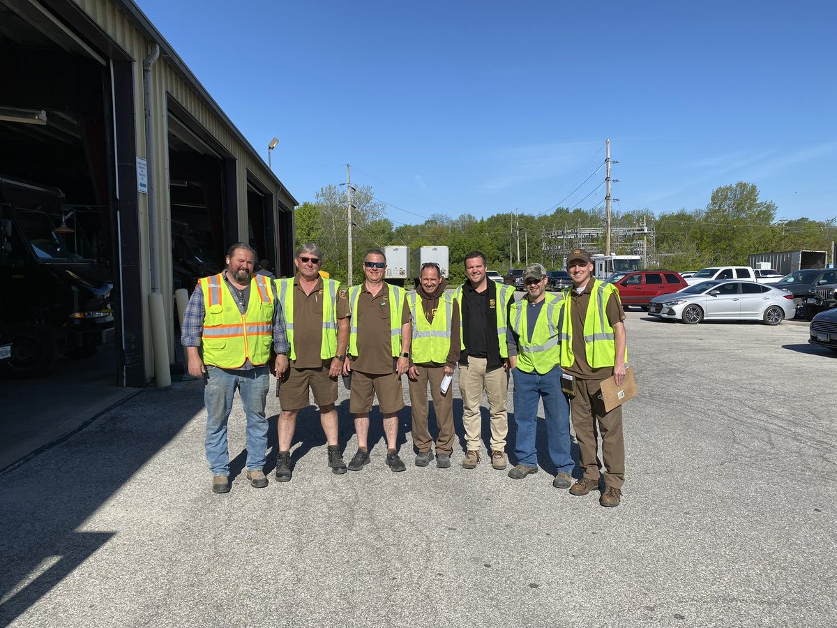 Our Jacksonville center has dominated the safety bowl for Lincoln taking home the title in March and April. Thanks for keeping our employees safe. (FT Blake Baltusevich. ORS Matt Kelly and safety committee pictured below) 👏. #LincolnLeaders <a href="/UPSers/">UPSers</a> <a href="/shawnhamilton44/">Shawn</a>