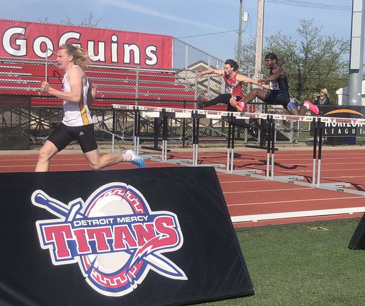 DetroitTitanTnF's tweet photo. Good Morning, sunshine! Day 2 of #HLTF underway with Decathlon 110H. ADuncan 17.60 &amp; SJones 18.49 PR. Throwing Discus for event 7. #GOTitans! https://t.co/AgLnrUA4Rx