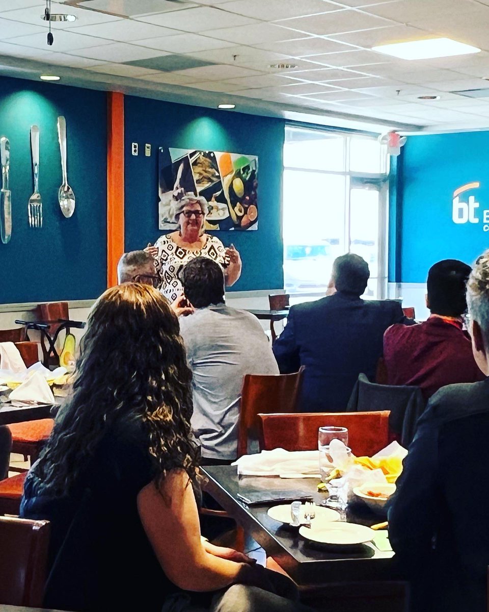BTBiosci's tweet photo. Celebrated a beautiful 13 year partnership with UC Health West Chester with a delicious Cinco de Mayo lunch at Cafe Lee! Current and alumni shared how there experiences with UC Health professionals guided them to their passion! #valuedpartner #experientiallearning #onebutlertech https://t.co/zMNmnvogOj