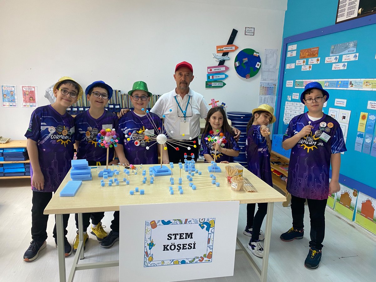 BlkBahcesehir's tweet photo. Bilim Kahramanları Derneği’nin düzenlemiş olduğu Minik Bilim Kahramanları Buluşuyor / FIRST LEGO League Explore’a katılan “Cormeumjr” takımımız Yepyeni Bir Tasarım Yapan Mucitler Ödülü’nü aldılar. 🏆
Öğrencilerimizi tebrik eder, başarılarının devamını dileriz. 💙❤️ https://t.co/jjMWaHDlK4