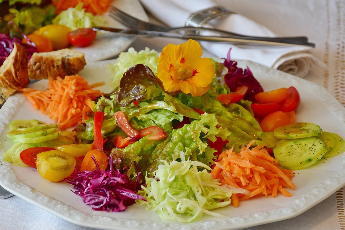 Nugusm4's tweet image. "Skipping dinner for weight loss? Think again! It can disrupt metabolism, lead to overeating, and hinder progress. Focus on balanced meals and healthy habits instead. Sustainable choices are key to long-term success. #WeightLossMisconceptions #HealthyHabits"