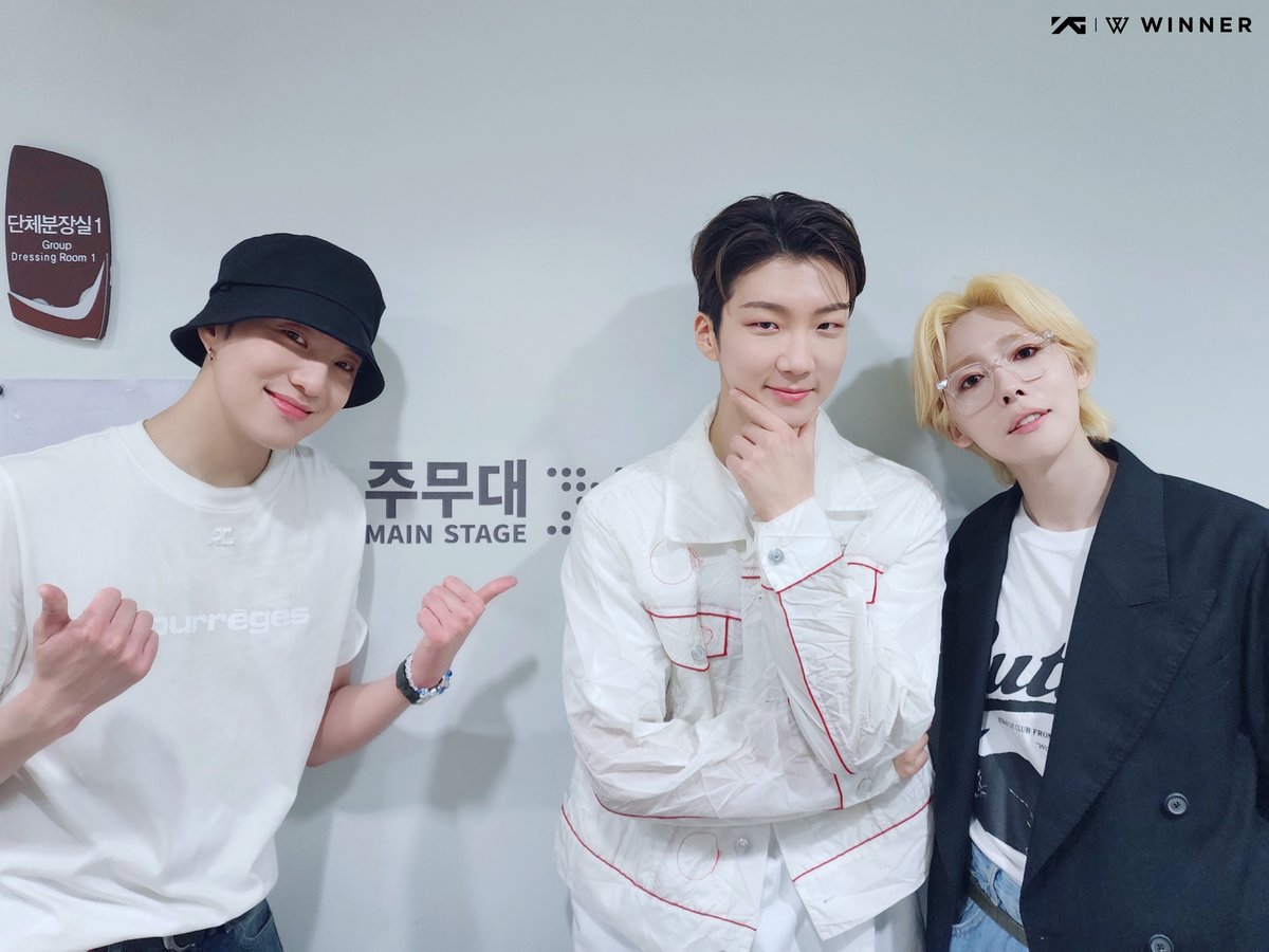 #THANKUINNERCIRCLE

언제나 아름다운
푸른 물결로 함께해 주신
인서 여러분 감사합니다💙

#WINNER #위너
#AwesomeStage
#어썸스테이지