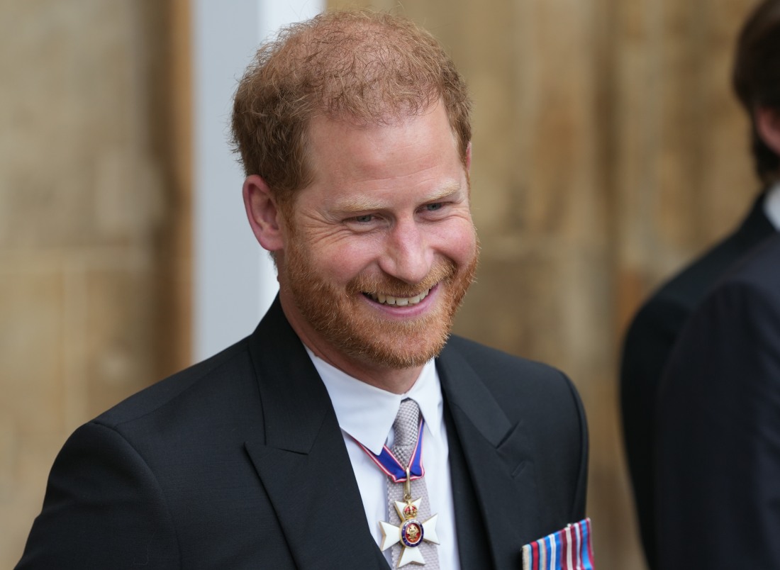 Prince Harry looked unbroken &amp; unbothered at his father’s coronation  celebitchy.com/816135/