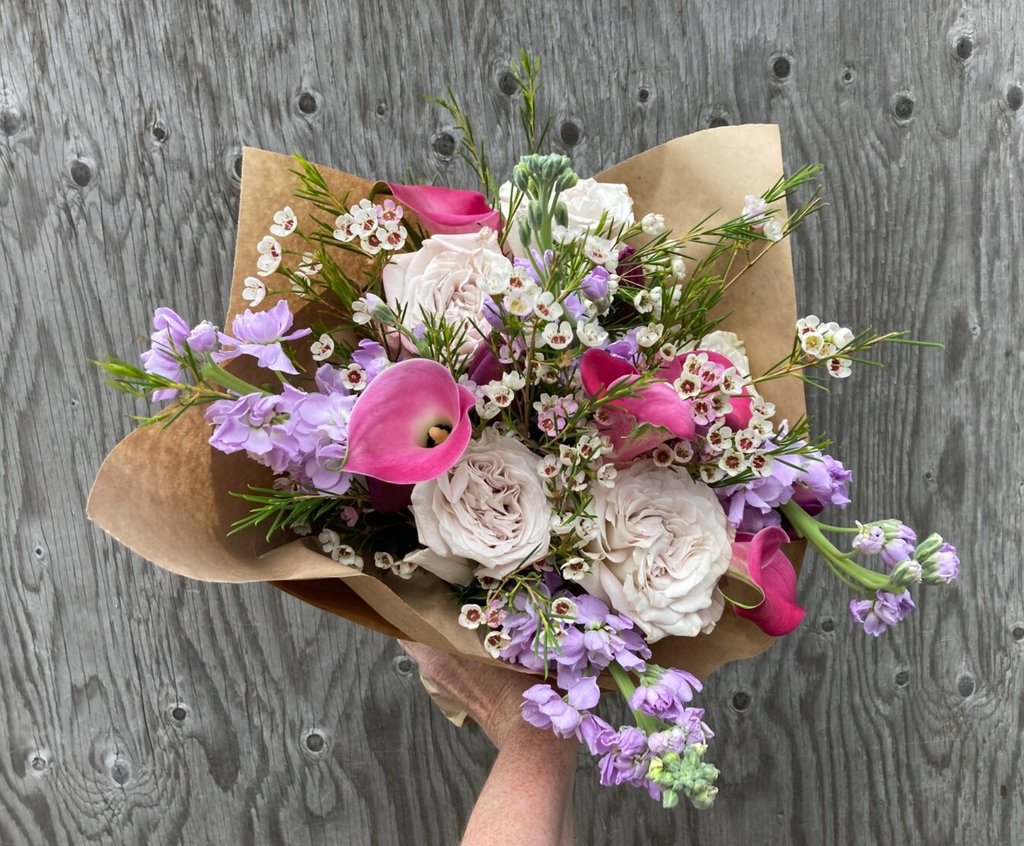 Have you got your tickets for our Mother's Day bouquet workshop @bospublicmarket on Saturday, May 13, 2:00–3:00 pm?  

bit.ly/SGFMay13