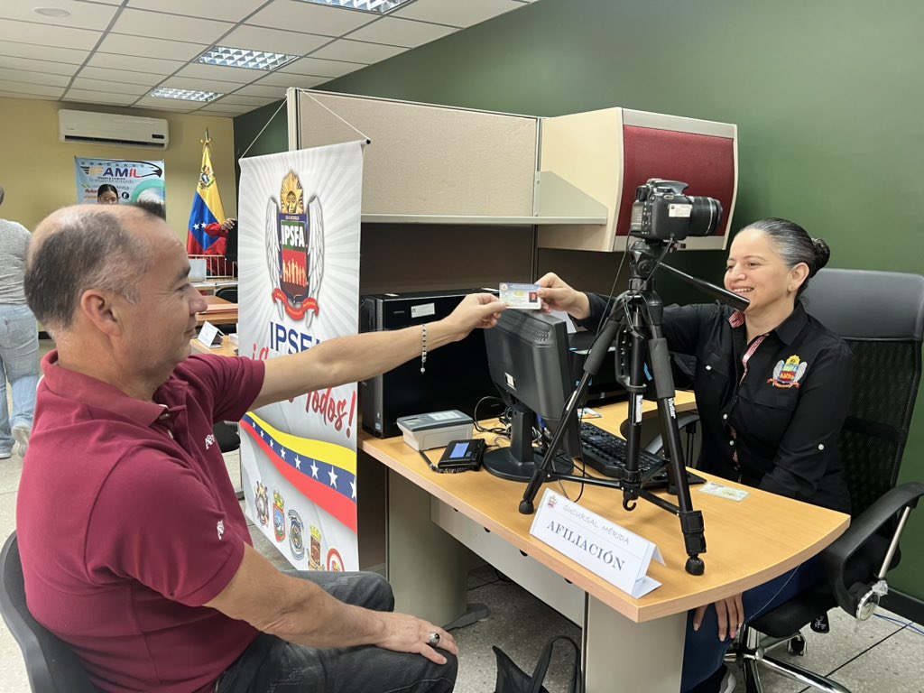 IPSFAespatria's tweet image. 🚨| Continua la Gran Jornada de Atención Social en la sucursal IPSFA Mérida, brindando atención de calidad y eficiencia en los servicios de la gran familia militar.
¡Estamos en el @CZ_Merida22 🇻🇪!
#FelizSabado #IPSFA #FANB #MERIDA