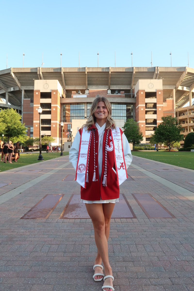 Will__Pringle's tweet image. RT @AlabamaRow: We’re so proud of you all and grateful for your leadership as students and as athletes. You’re all great representatives of the pride we take in who we are and what we do and we can’t wait to see what’s next.

#RollTide | #RowTide