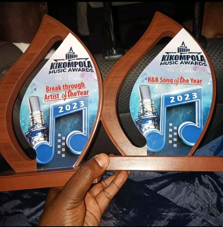 AcidicVokoz's tweet photo. Sunday chill with our new home babies.
Thanks ma people for voting ππ»π§π»ββπ«
Breakthrough artist of the year
R&B song of the year NkulinaKO crush
Kikompola Music Awards 2023
#Sirisafe πΌπ€
@maurice_cakes ππ https://t.co/T7OzPdz9oD