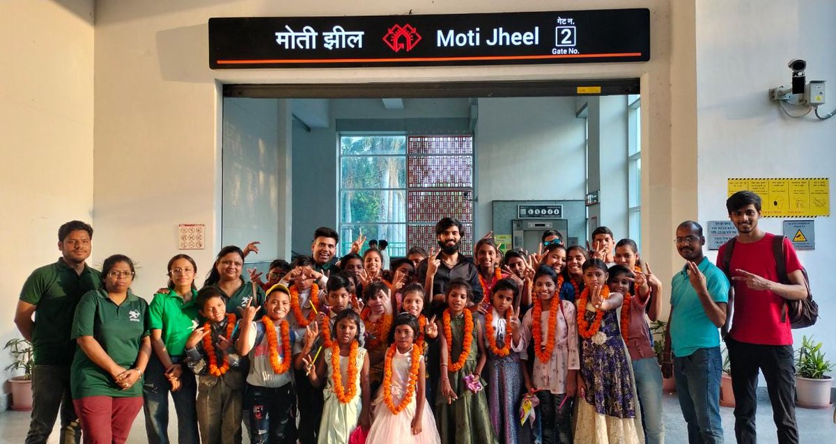 OfficialUPMetro's tweet photo. ध्रुव फाउंडेशन के बच्चे #KanpurMetro की खूबियों, सुविधाओं और कार्य प्रणाली से अवगत हुए। शैक्षणिक भ्रमण पर आए बच्चों को मोतीझील से आईआईटी स्टेशन तक मेट्रो ट्रेन में सैर भी करवाई गई। बच्चों ने इस ट्रिप के लिए मेट्रो के प्रति आभार भी जताया।
#UPMetro:साकारहोतेसपने https://t.co/8Ajp64lPpT