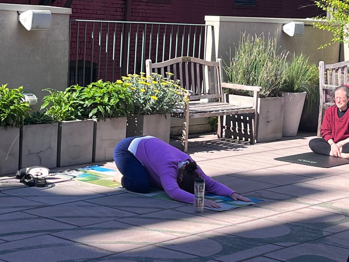 Come join us for the Healing U Wellness Festival! 

The fun has just begun. We kicked off the morning with music and yoga on the rooftop. 

#healingu #ustreet #cancersupport