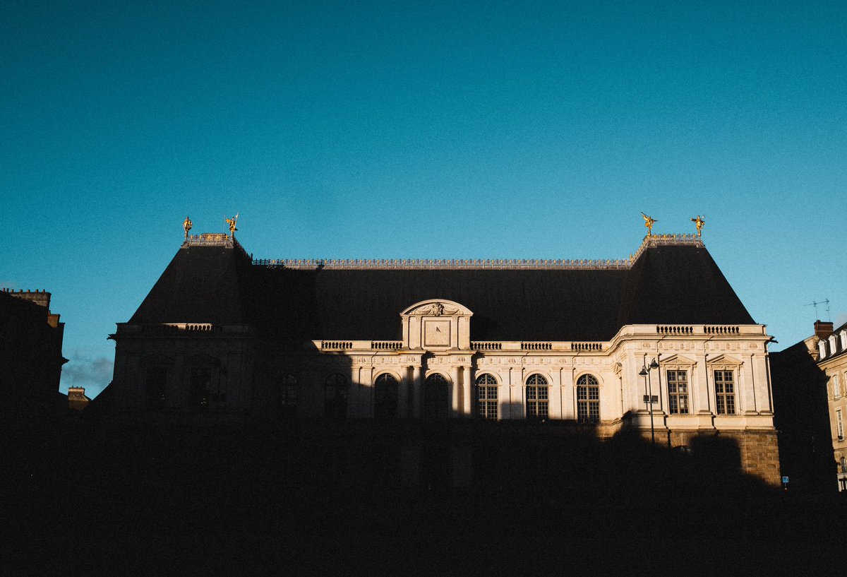 delibzer's tweet photo. Architecture and shadows.

Petite série de photo de l’architecture du centre ville de #Rennes. N’hésitez pas à donner vos retours ! 

La bise https://t.co/mSei9eCu19