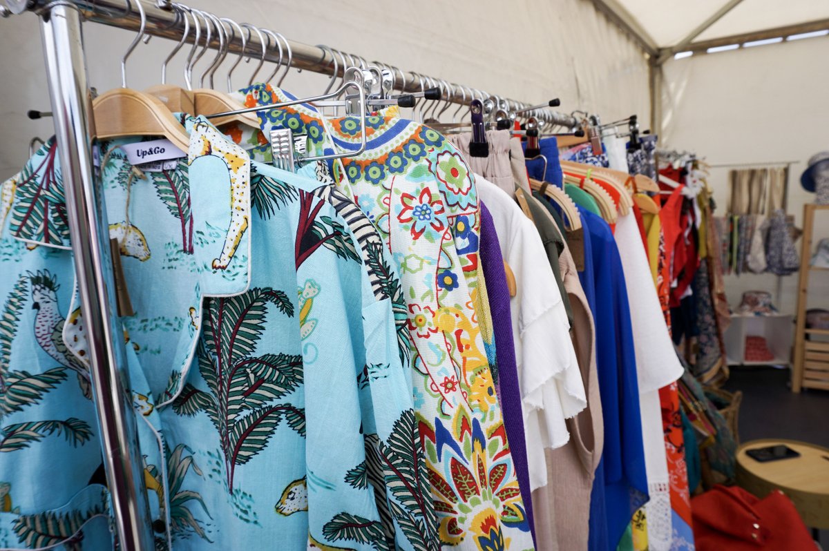 GranCanariaMC's tweet photo. #GranCanariaSummerland 👙 ¡Toca APOYAR! 👙 Más de 30 marcas y emprendedores de las islas exponen sus diseños en la zona de stands de esta nueva edición de 🌴Summerland, vive el verano🌴. ¡No te pierdas sus propuestas y apóyales con tus compras! 🛍️
#GranCanaria #ModaCalida https://t.co/KH8JLrWLLD