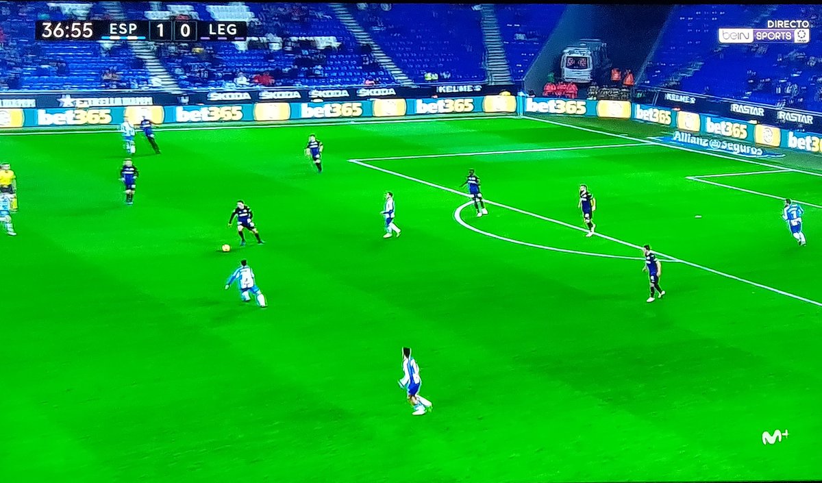 rogerdudo's tweet photo. @hector_fg35 @Piedrismo10 @mito_sala 4 Gener de 2019; quan la Covid encara no existia l'equip de Cornellà ja aplicava les seves mesures de contenció: distància de seguretat i limitació d'aforaments... https://t.co/xtOkLyr5NT