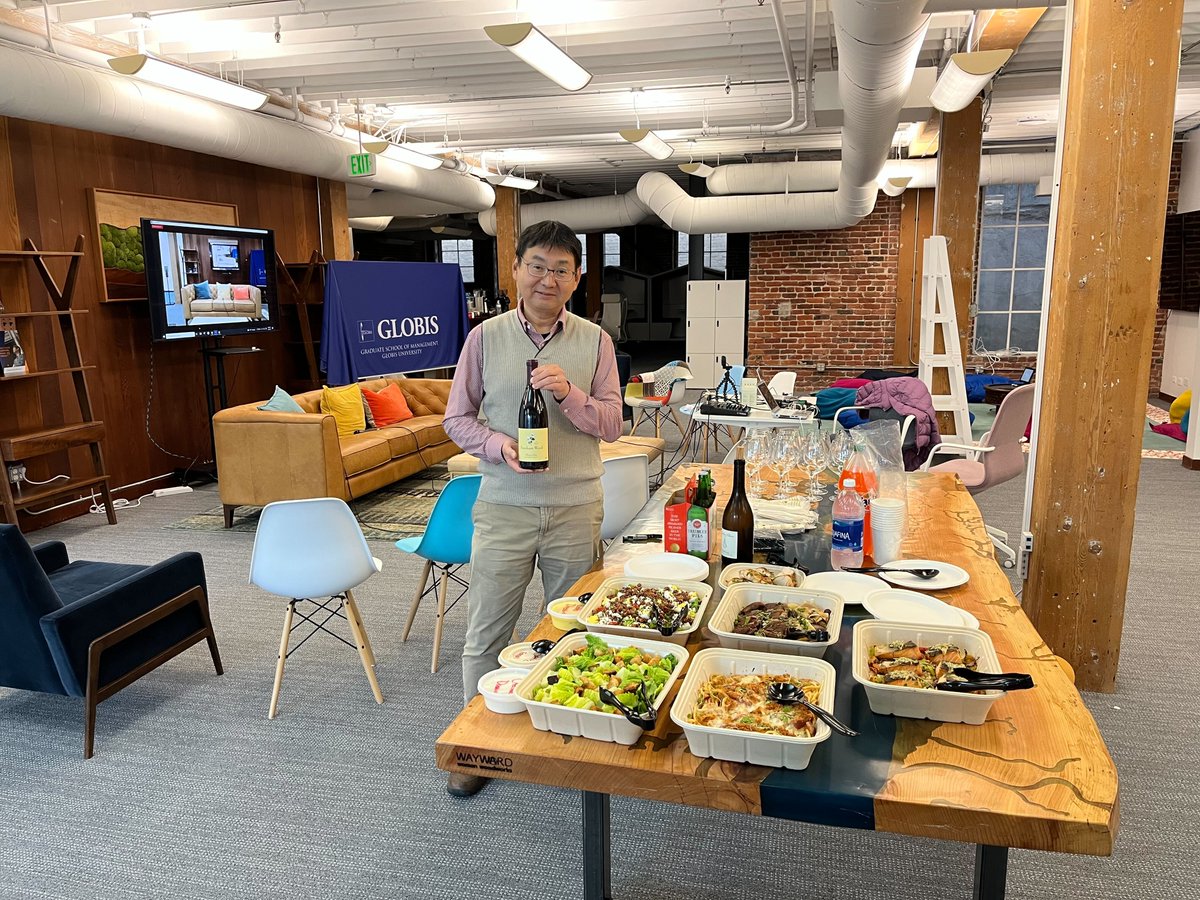 TomNakamura's tweet photo. Happy to hold @GLOBIS_USA's #NewOffice Party in #SanFrancisco. @YoshitoHori provided us a video message. Ran the first ever US #AlumniChapter Hybrid Panel. Pictures & preparations by @yasukato8888 & @ashleyclevin. Thank you @smartnews for the #PinotNoir. #新オフィス移転祝い https://t.co/ozTDBGsLzZ