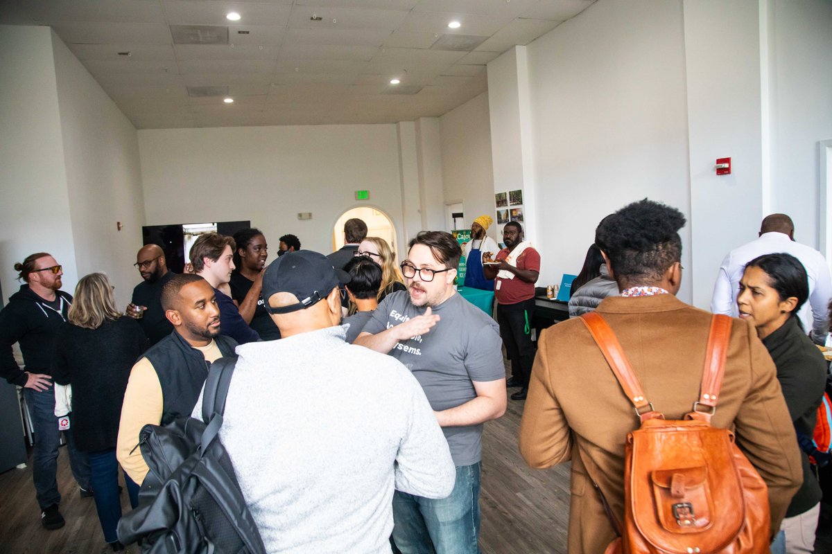 lightshipfound's tweet photo. More from #StartupTrain Baltimore! π¦π
πΈ: @Sosovisions
#Lightship #ProgressinMotion β¨ @candicecincy https://t.co/U34JZ7XhU7
