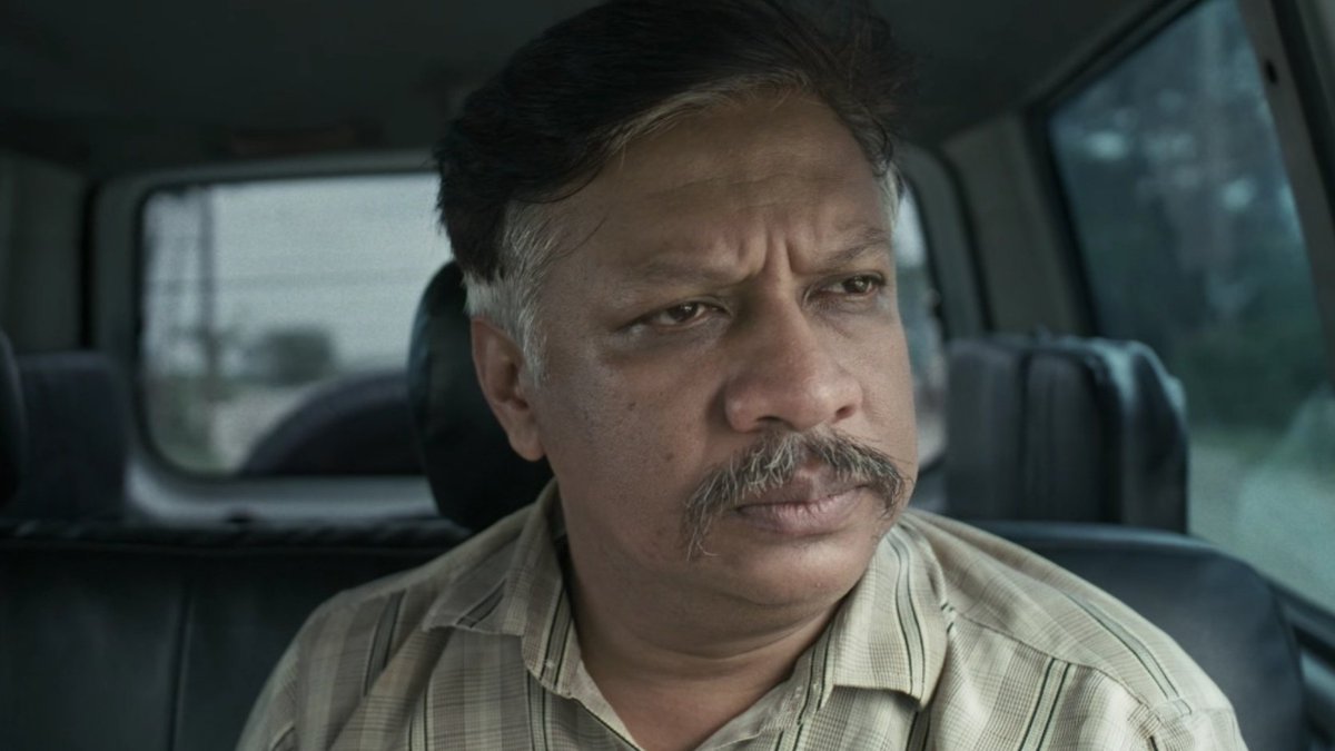 jyonaya003's tweet image. #Karagar on @hoichoitv is one hell-of-a brilliant thriller, but the emotional balance with history and mystery is just too good. #ChanchalChowdhury - you'll be addicted to this man's ability of shapeshifting❤️
Another thoughtful and intensely watchable series from #Bangladesh.