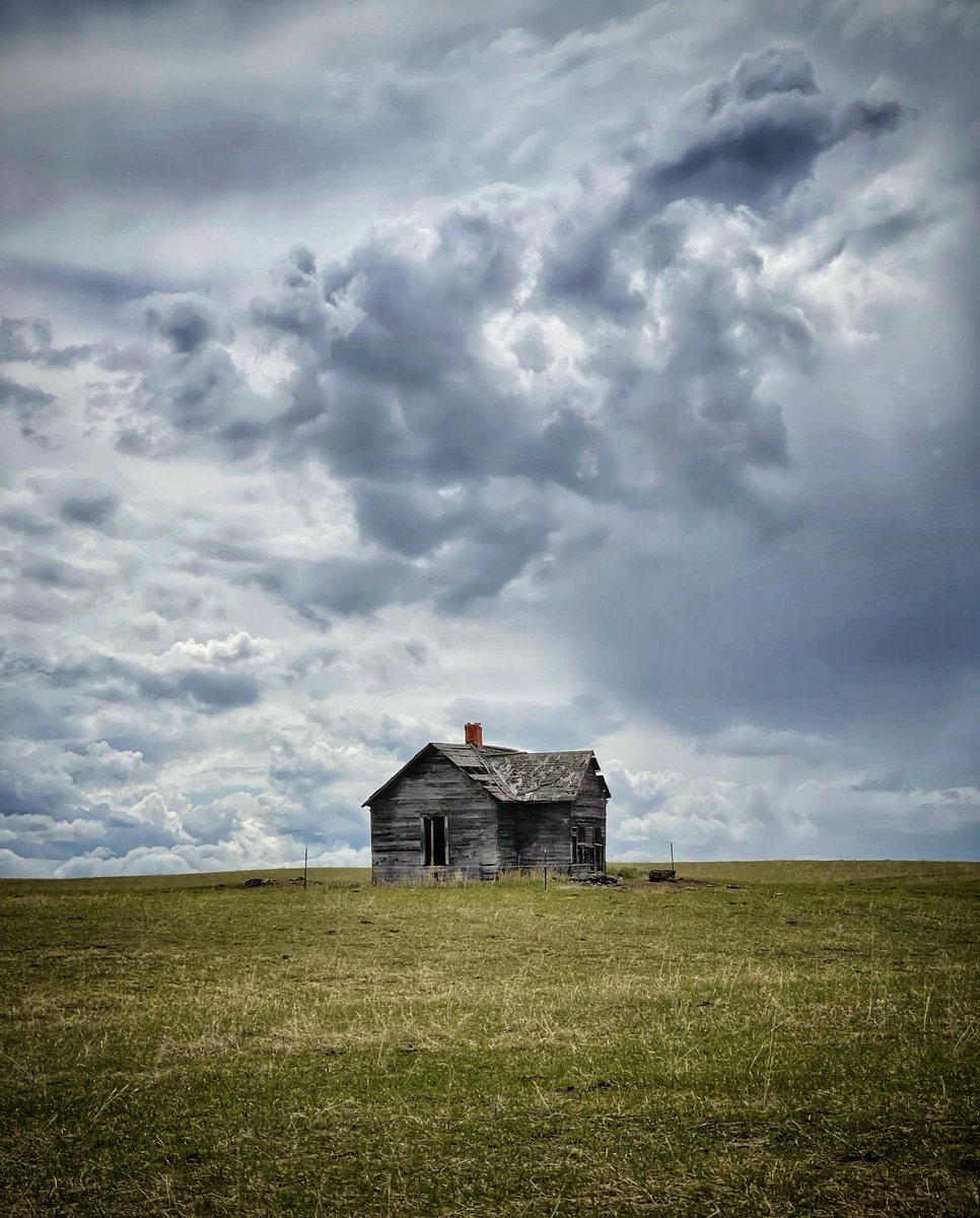 Another pic from yesterday…some gorgeous, moody skies…☁️ #homestead #photography