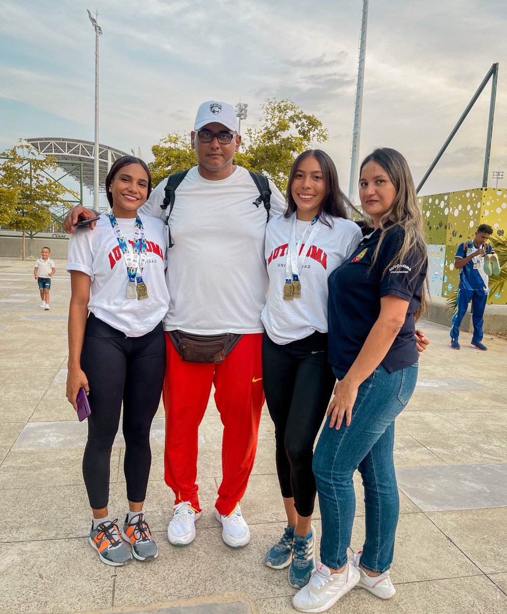 UAutonoma's tweet photo. ¡Nuestros estudiantes siguen dejando en alto el nombre de @UAutonoma en los Juegos Universitarios Regionales ASCUN 2023! 👏🏻🤩

María Alejandra Rocha:
🥇 Oro: 100m vallas - Damas
🥇 Oro: 400m vallas - Damas

Zharick De León: 
🥇Oro: 800m planos - Damas
🥈Plata: 400m planos- Damas https://t.co/gQqCaLzJ5j