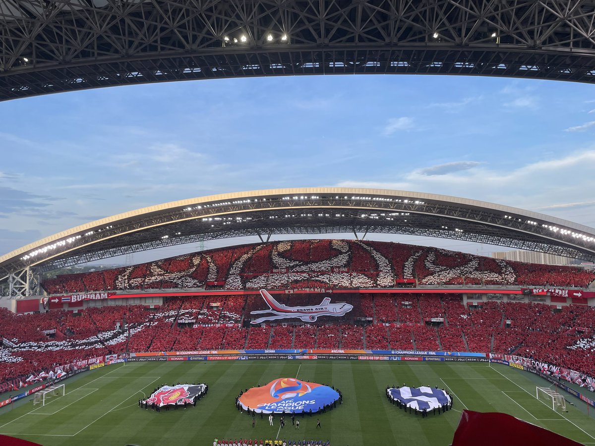 redsmylife's tweet photo. 浦和から世界へ

飛行機の軌跡を描いたビジュアル

こんなの見たことない

本当に幸せな時間でした

全浦和の皆さん、おめでとう

素敵な夜を🍻 https://t.co/uAL0wOfuKB