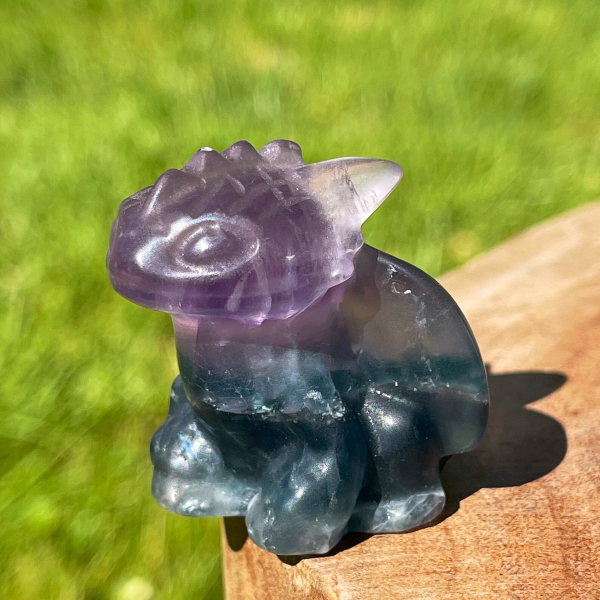 Boondockfinds's tweet photo. Blue Fluorite Dragon Carving | Green, Blue Pink Purple Fluorite Dragon with Rainbows | AAA Crystals, Home decor https://t.co/OGb2rI8dpn #SaturdayRocks #Fluorite #Dragon #handmadegifts #EtsySeller https://t.co/UUtASU6ff9