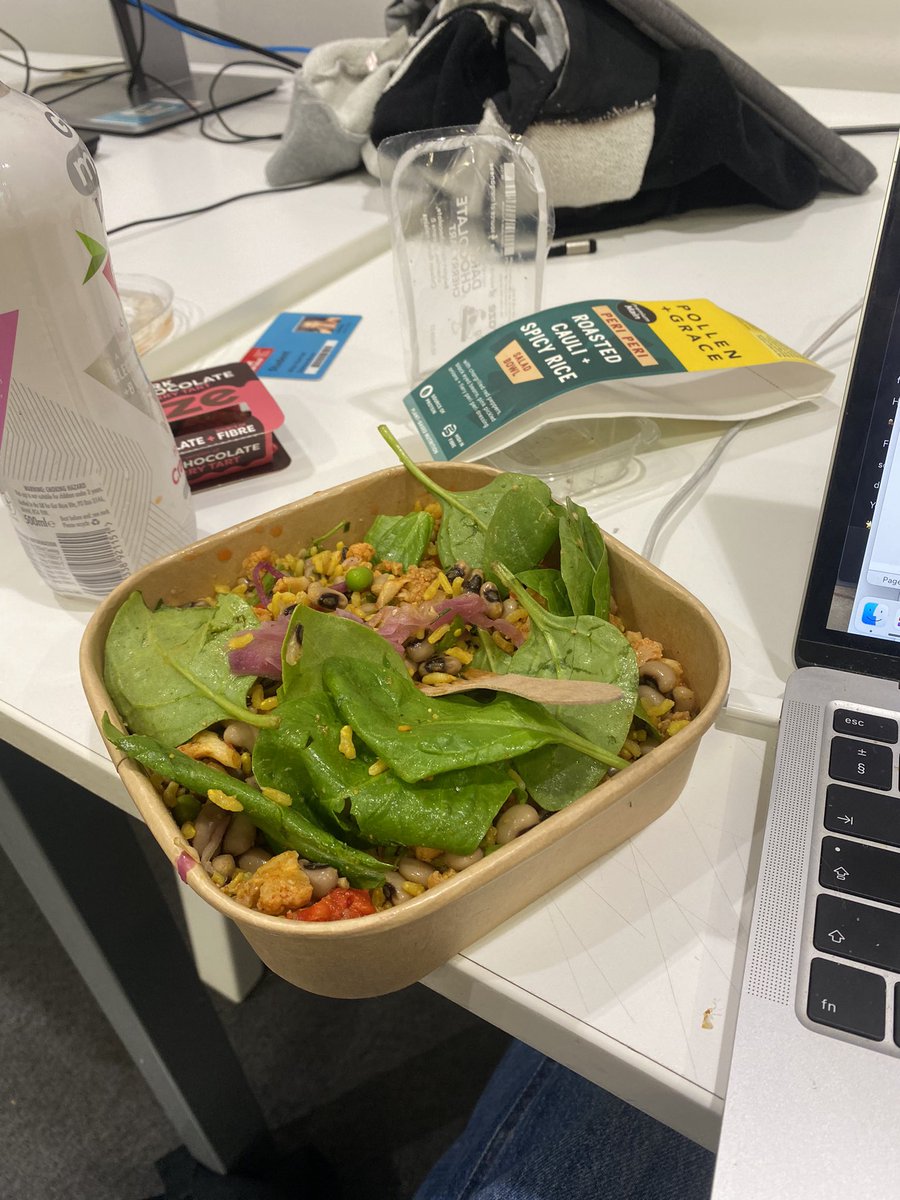 hazriet's tweet photo. @pollenandgrace @Tesco treated myself to a meal deal to make uni work on a saturday less upsetting. this is my favourite salad ever but i’m really upset bc there wasn’t any peri peri dressing included :( it’s the best bit now lunch is ruined ! https://t.co/FlqvmvwpLC