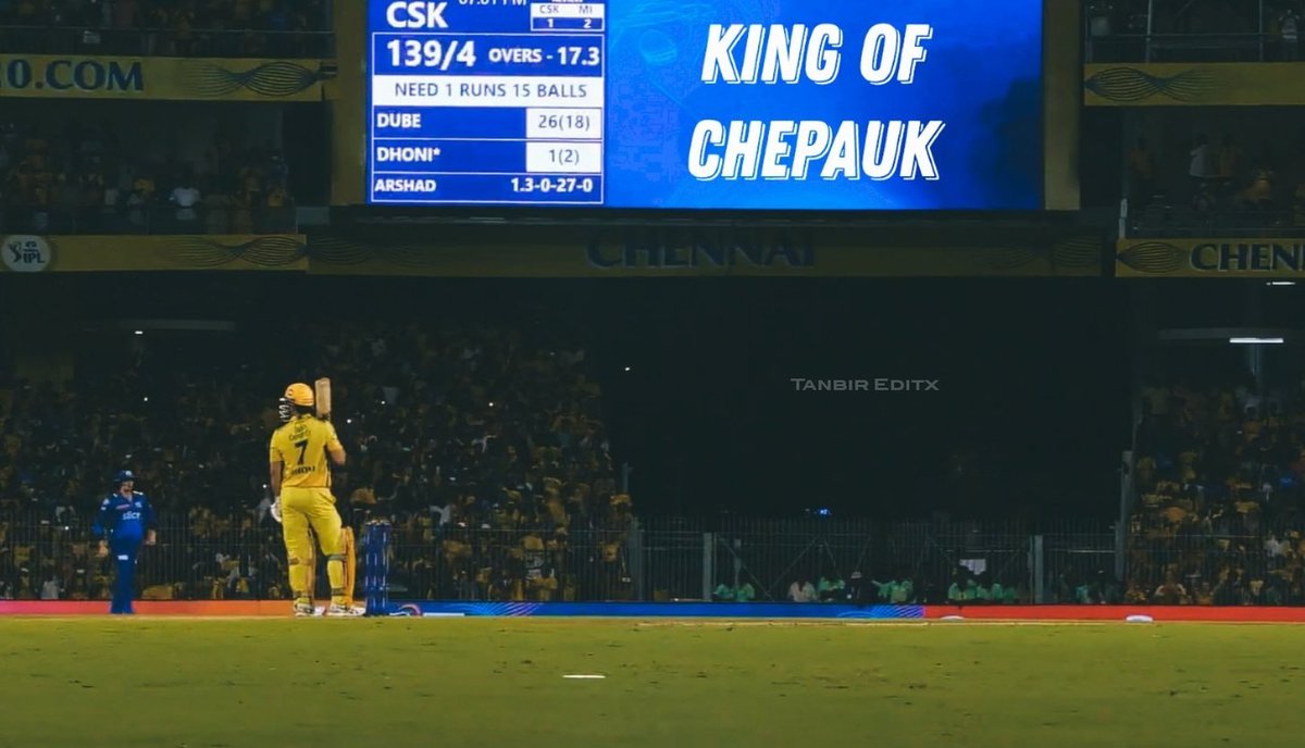 CSKFansArmy's tweet photo. King of Chepauk 🦁🔥

#WhistlePodu @MSDhoni #CSK https://t.co/adT5UhU1db