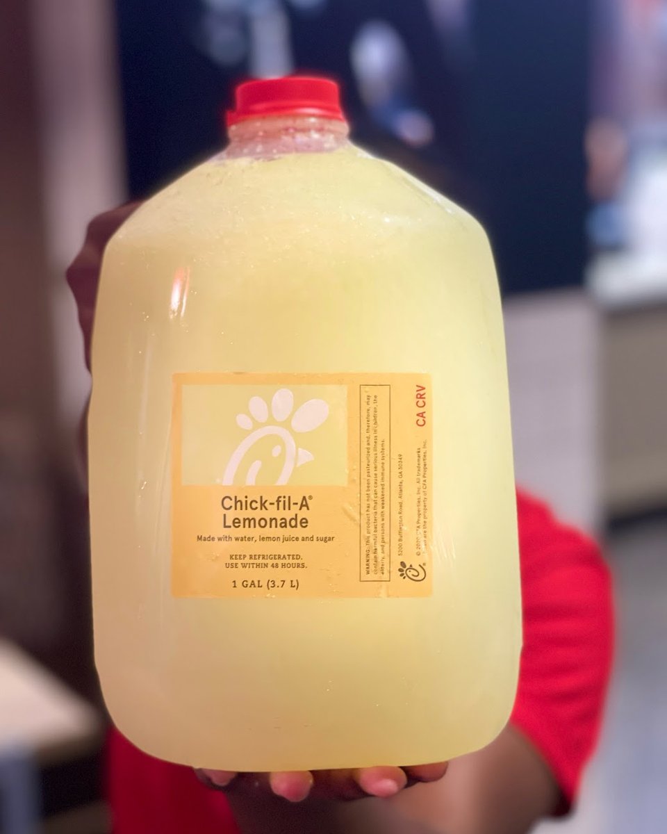 chickfilapsl's tweet photo. Tomorrow is National Lemonade Day - But you can start the celebration today with a Gallon of some!  🍋
#NationalLemonadeDay
#Lemonade
#Lemons
#frostedlemonade
#seeyousoon https://t.co/ybKUdpwAMN