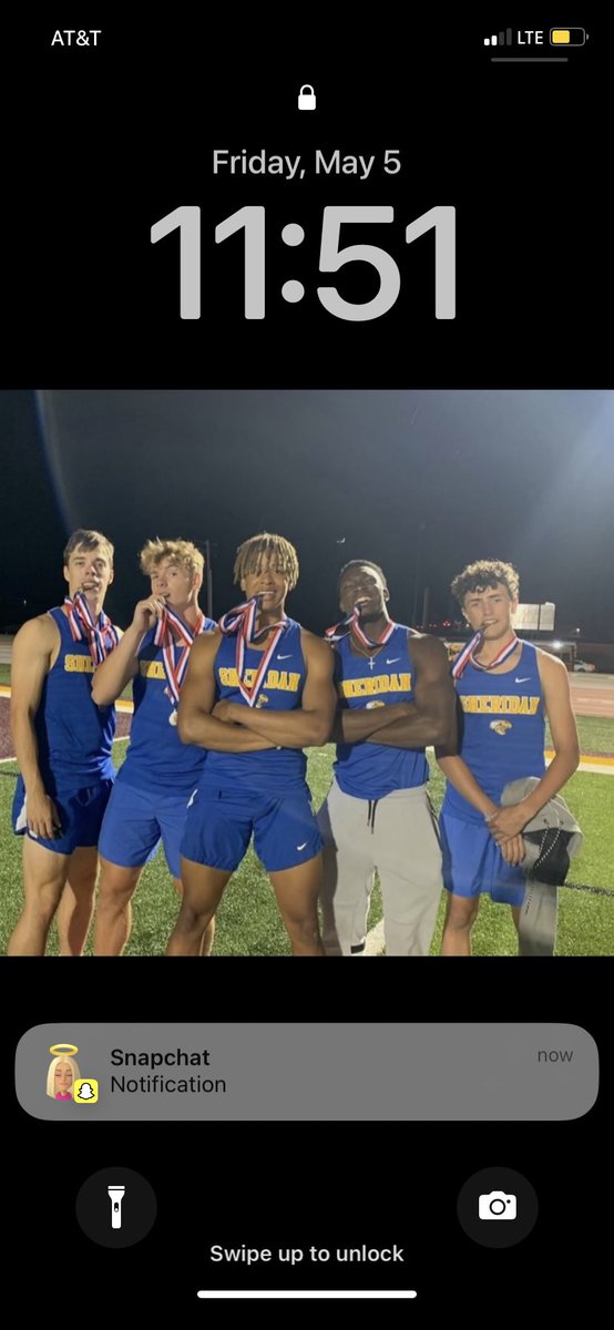 owensizaiah1's tweet image. State champ in 4x100m dash 
, destroyed school record 
22.40 200m dash pr
3rd in state in 4x400 , beat school record too