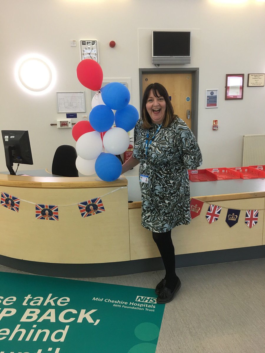 Here’s some of our endoscopy team yesterday getting into the coronation spirit <a href="/MidCheshireNHS/">Mid Cheshire Hospitals 🏥</a> <a href="/sue_sarson/">Sue Sarson</a> 🇬🇧👑🇬🇧👑💙