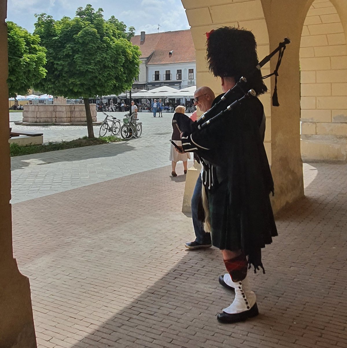 UKinCroatia's tweet photo. While the Coronation was taking place in Britain’s capital, we celebrated in @Grad_Osijek with our Croatian partners, allies and friends. 🇬🇧🇭🇷
#Coronation #CoronationWeekend https://t.co/1cF2T7tWUe