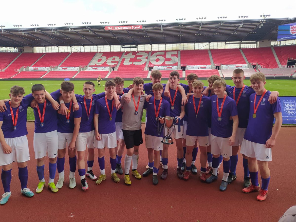 Weydon School PE tweet media