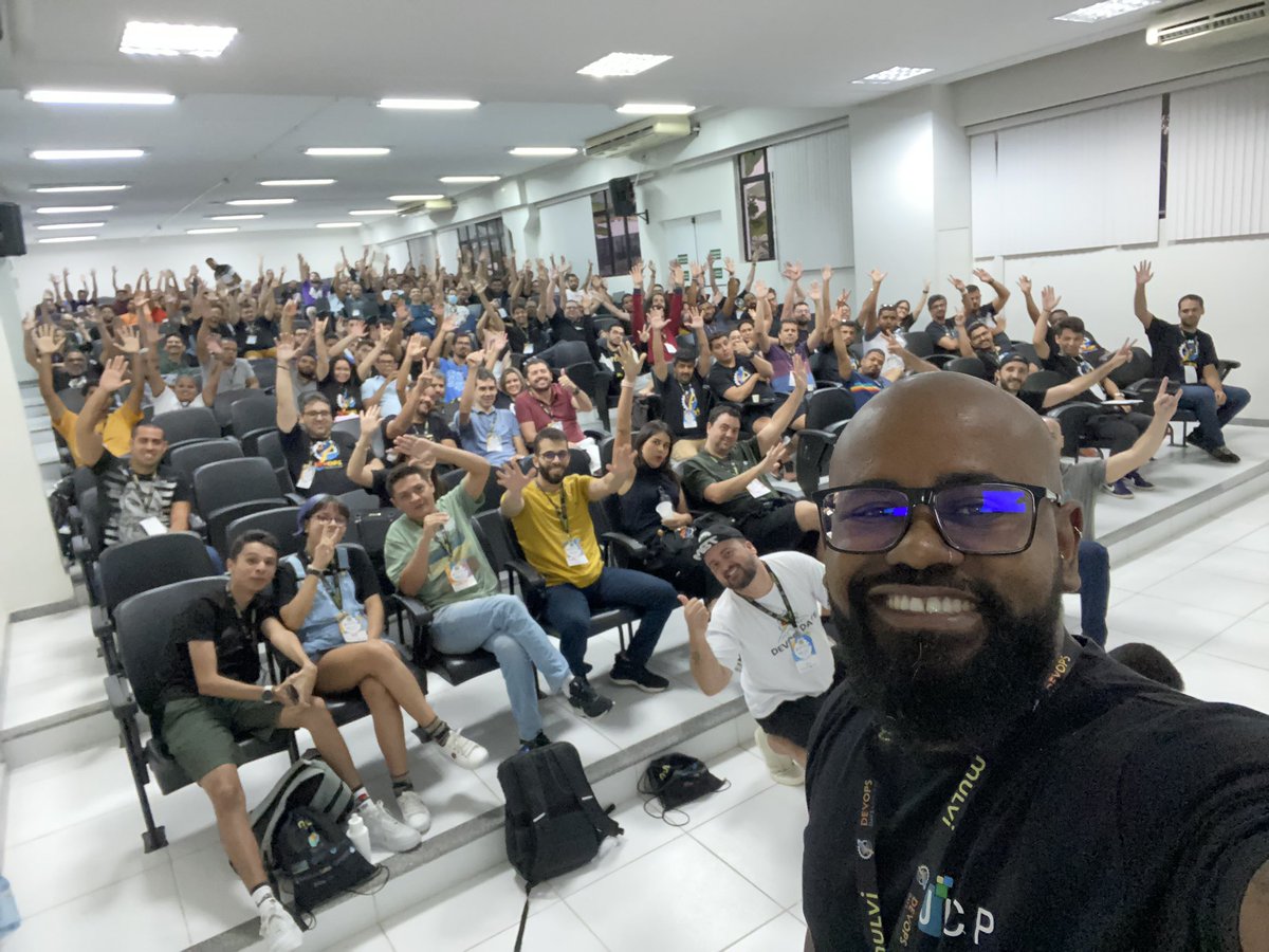 Essa energia do DevOps Days é sensacional, foi um prazer compartilhar um pouco do meu conhecimento com vocês! <a href="/dodaracaju/">DevOpsDays Aracaju</a>