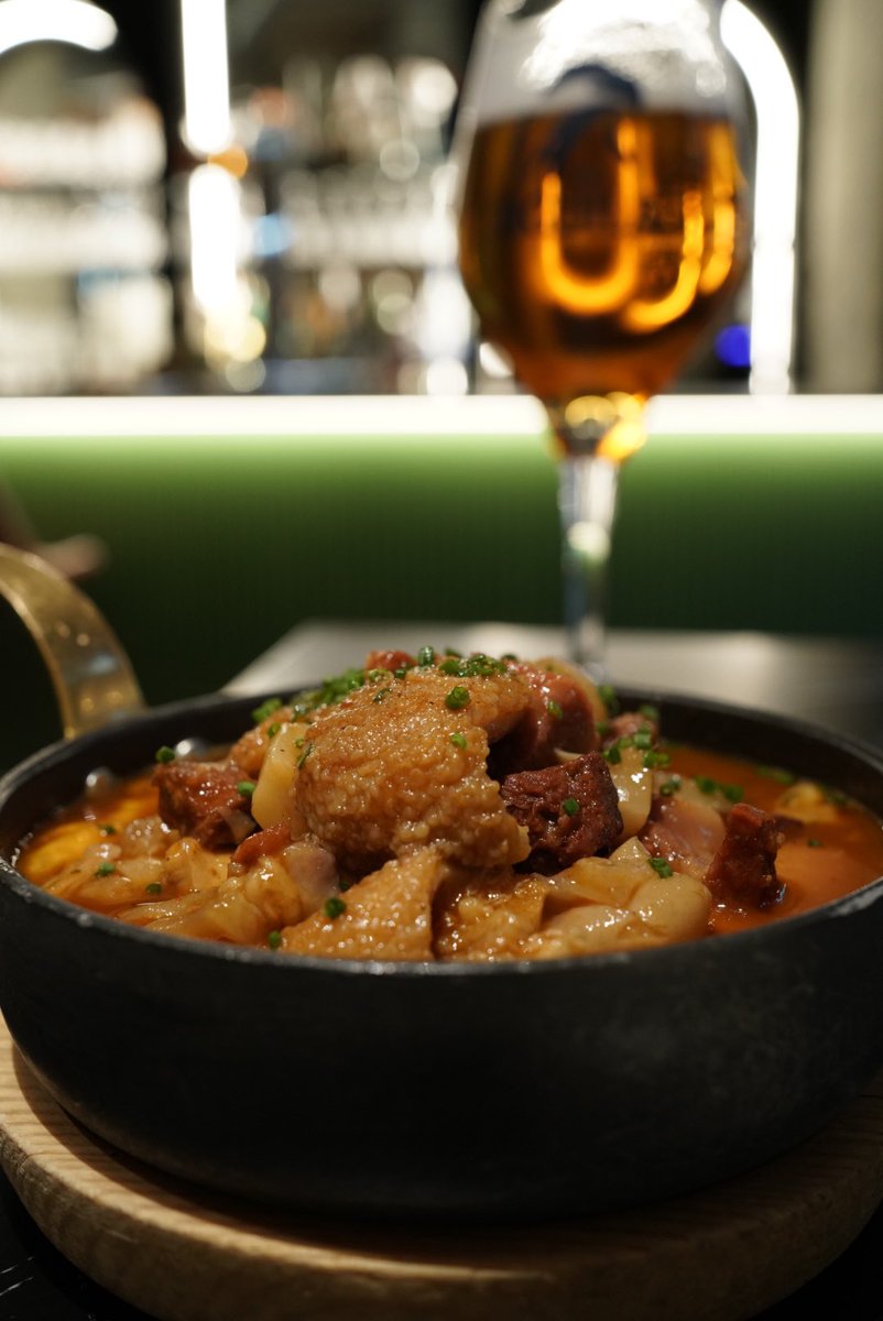 Después de un viaje relámpago tenía antojo de tortilla de patatas con guiso de callos. En el mejor sitio posible para ello:<a href="/ellincerest/">El Lince</a>
