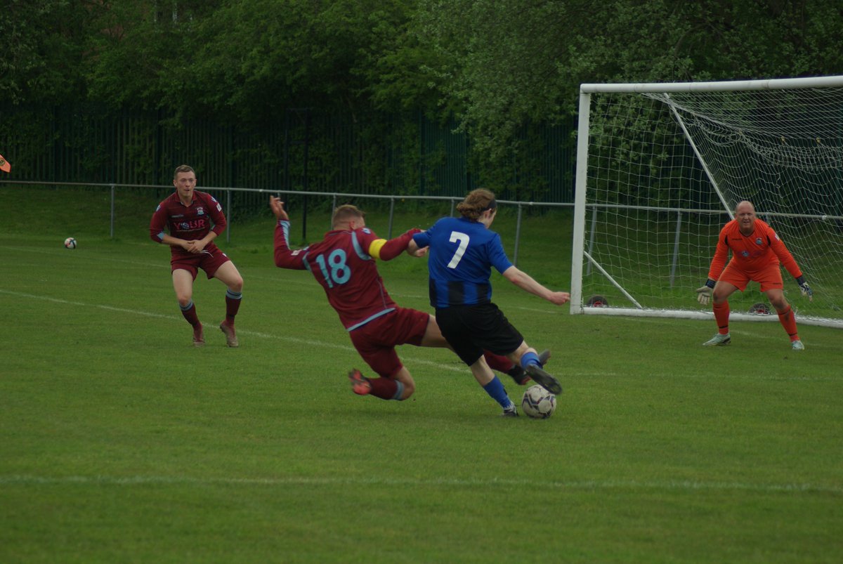 CalsSportsPhoto's tweet photo. Here is tonights selected bunch from @EltonValeFC
vs @boothstownfc 📷📷  

 View all selected shots via the link below https://t.co/Gcnq4bVuzZ https://t.co/81FK1naf6v