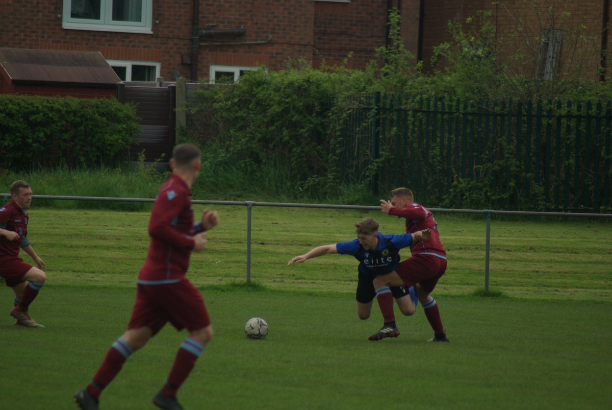 CalsSportsPhoto's tweet photo. Here is tonights selected bunch from @EltonValeFC
vs @boothstownfc 📷📷  

 View all selected shots via the link below https://t.co/Gcnq4bVuzZ https://t.co/81FK1naf6v