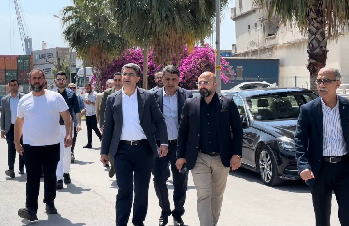 Me li Mêrsînê li meqamê karsazê hêja Celal Aktaş ziyaret kir.  Spas ji bo mêvandariya we.

Kıymetli iş insanı Celal Aktaş'ı Mersin'deki ofisinde ziyaret ettik. Misafirperverliği için teşekkür ederiz.