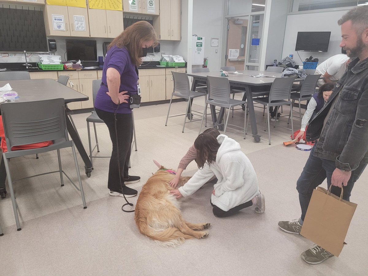 Got to hang out with Rainbow Therapy Dogs today for the D69 Spring into Wellness event organized by <a href="/D69CommSchools/">D69 Community Schools</a> ! These dogs were spreading so much calmness, happiness, and joy to all the visitors. Thank you to the dogs and their owners!!