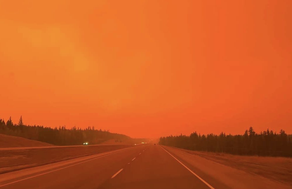 Imagine packing your kids and your dog into the car and driving away from your home with this in the rear-view mirror, and then hearing @ABDanielleSmith say that she is choosing not to declare a state of emergency yet. #abfires #abvote #ableg