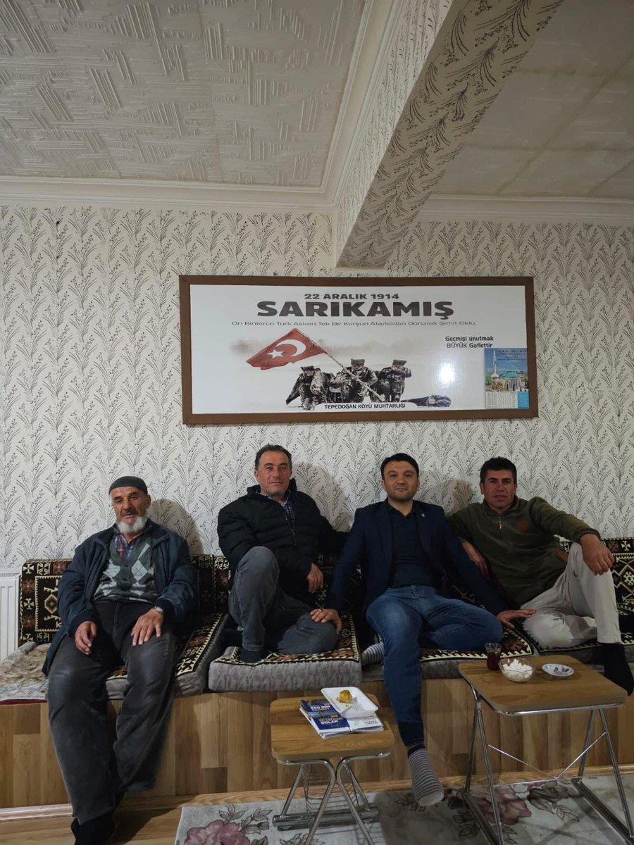 Durmadan, yorulmadan..
İlçe başkanımız Ufuk Öcal,ilçe başkan yardımcımız Mustafa Tufan,Osman Bütüner İl genel meclis üyemiz Dursun Tuncer,Tepedoğan köyümüze ziyarette bulunduk. Sayın Cumhurbaşkanımızın selamını iletip, Hasbihal ettik.