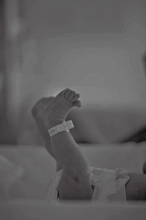 ⠀
⠀
Telah lahir buah cinta kami, Al-Hafiz Zayyan Putra Iskandar. Dengan berat badan 5,39kg dan tinggi badan 51cm.  

Al-Hafiz Zayyan Putra Iskandar memiliki arti anak laki-laki pelindung keluarga yang penuh kehangatan. 
⠀
⠀