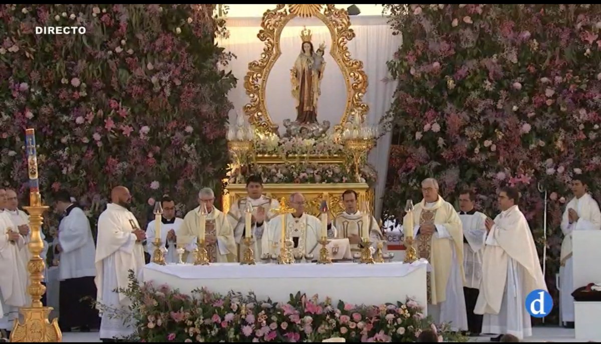 Nos unimos a la acción de gracias de la <a href="/parroquiademoc2/">parroquiademocejon</a> en la coronación canónica de la Virgen del Carmen que ha presidido esta tarde el Sr. Arzobispo.
#Directo #RTVDToledo
