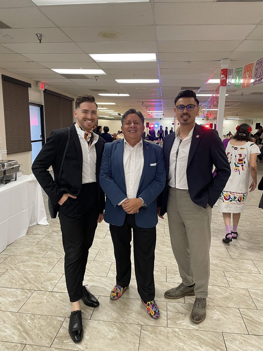 At the <a href="/ChicanoAlumFS/">Chicano Alumni Fresno</a> Cinco de Mayo Scholarship Banquet.

Good food, great people, and memorable times. 

Thank you Chicano Alumni for leading the way, and Dr. Peter Roberston, for the invitation. 🇲🇽