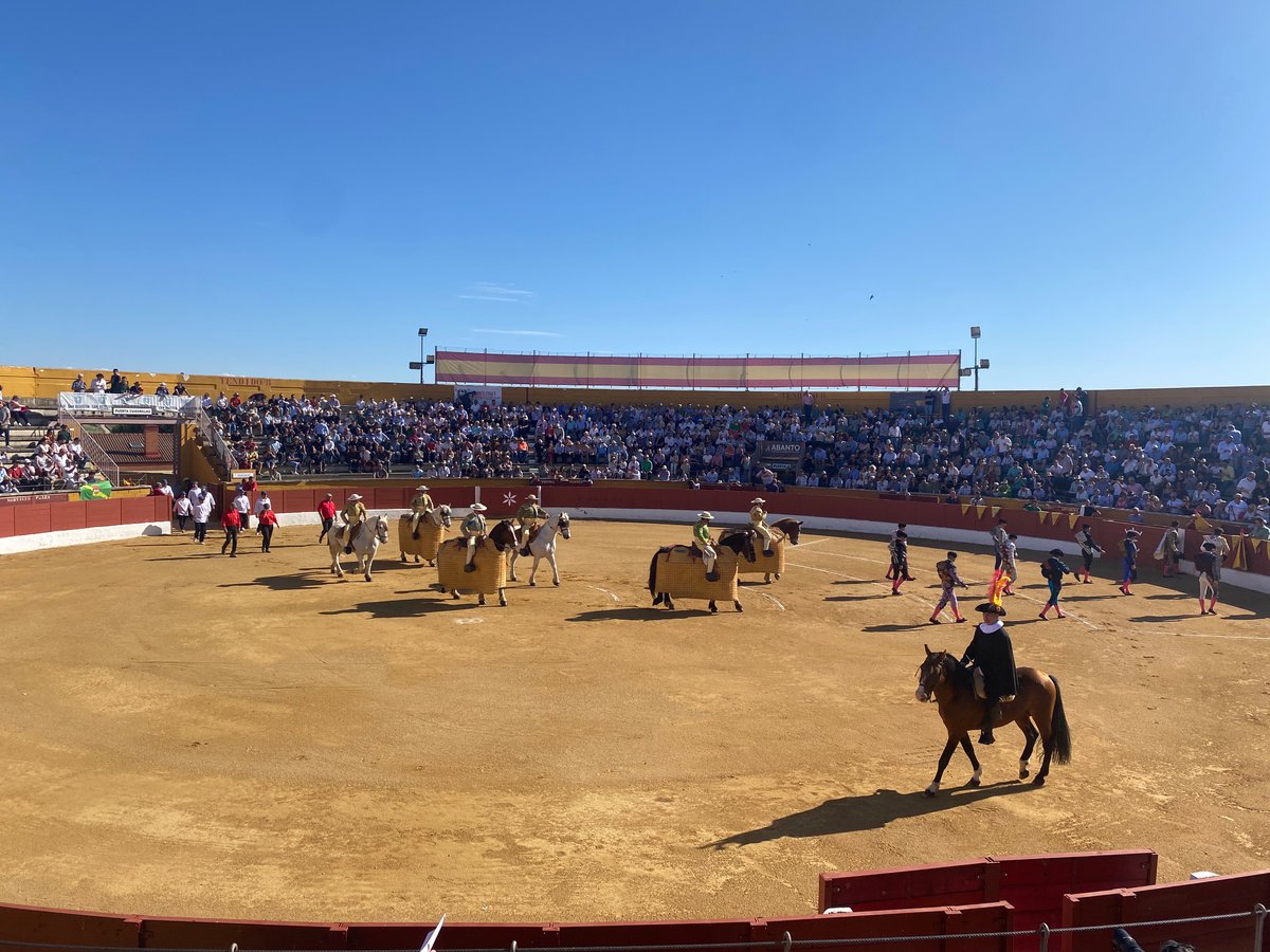 San Agustín del Guadalix 2º festejo Feria del Aficionado @3puyazo toros <a href="/GDoloresAguirre/">Gan. Dolores Aguirre</a> (1º, 3º y 5º) y  José Escolar, para <a href="/Joselillo_ofici/">Prensa Joselillo</a> ovación/vuelta tras petición, <a href="/DamianCastao8/">Damian Castaño</a> palmas/vuelta tras petición y <a href="/AngelSanchezInf/">Ángel Sánchez Inf</a> silencio/oreja 📷<a href="/alano_espanol/">Gonzalo</a> <a href="/portaltaurino/">Portal Taurino</a>
