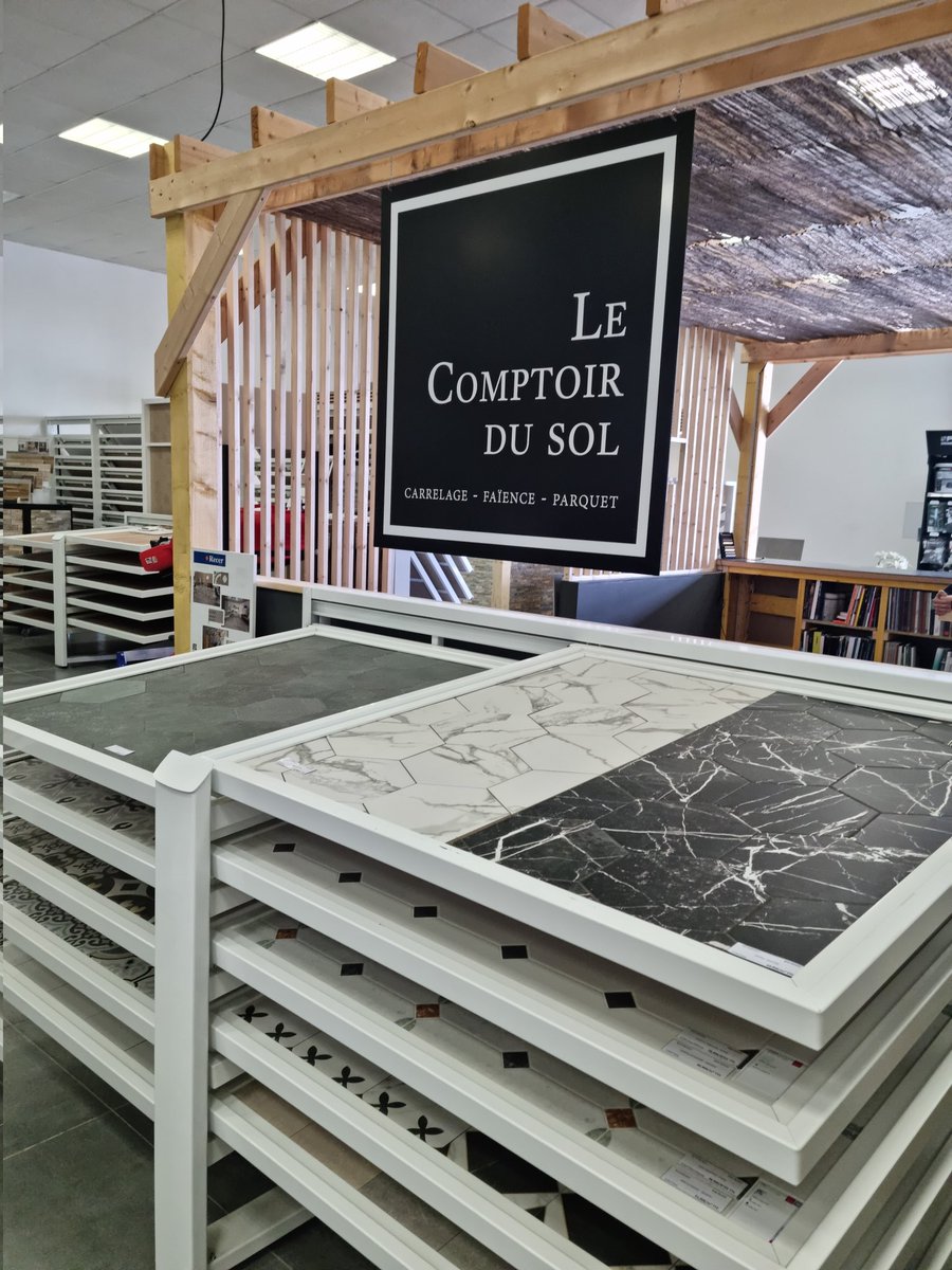 BerquerPhilippe's tweet photo. Choix des matériaux et couleurs au Comptoir du Sol à Dieppe ! Parquet acajou et dallage terrazo chez Maxime GOMMÉ #Travaux #Agencement #Carrelage #Faience #Parquet #Dallage #Bois #Magasin #Commerce #Distribution #amenagement #Embellissement https://t.co/F0iE6v4rp0