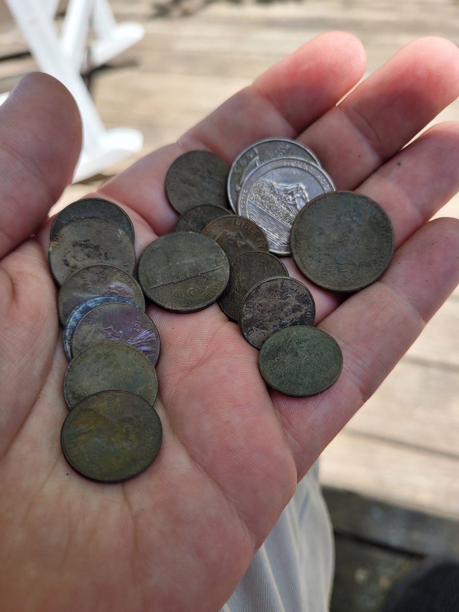 Was sick Thursday/Friday. 
Probably should've rested today, as it's 95 and sunny out.
Instead, decided to sweat it out and dig at the park. 
Cleaned up a bit of trash, and was rewarded with $1.50! 
How about an all-natural detox that pays $0.75/hr! 
#metaldetecting