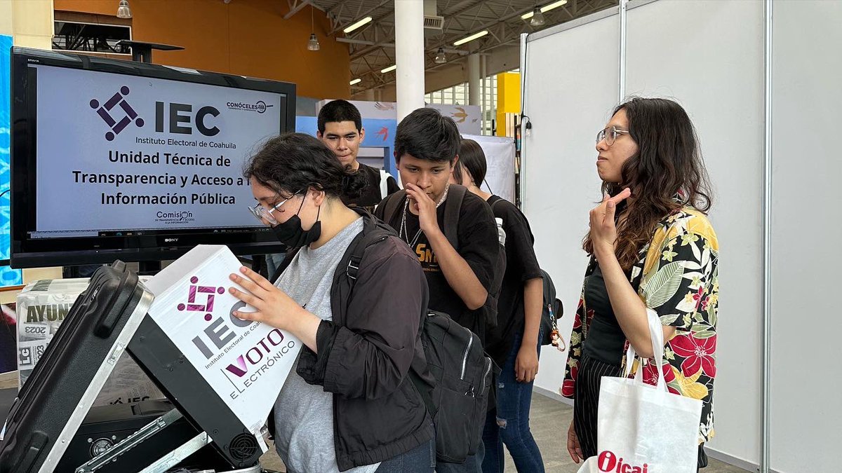 CM_Saltillo's tweet photo. Stand del Instiruto Electoral de Coahuila en la Feria Internacional del libro Coahuila 2023 https://t.co/xjZ3ti8mDI