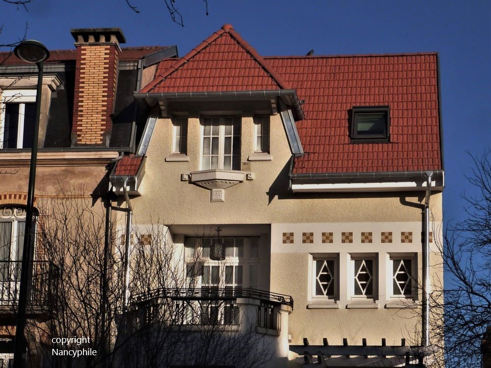 Art Déco Nancy : plusieurs villas disséminées dans la ville caractéristiques de la seconde période de l'Art Déco : plus sobre et une géométrisation plus marquée.

nancyphile.com Tout Nancy en un clic